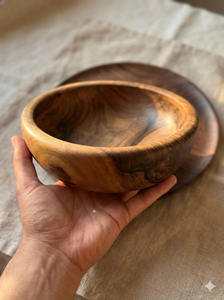 Cuenco Clásico de Madera Pulida Ligero para Regalos Elegantes - Product Image 3