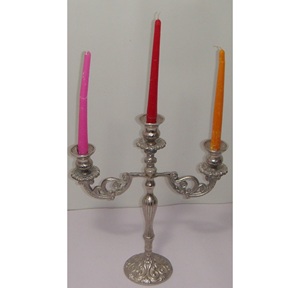 Candelabro de 3 Brazos Plateado Antiguo, Portavelas de Metal para Eventos de Lujo, Fiestas y Decoración de Mesa de Comedor - Product Image 2