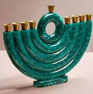 Nouvelle Ménorah de Luxe en Résine Rouge, Centre Artistique Rond, Porte-Bougie Hanouka Fait Main, Décoration Judaïque, Candelabre Moderne pour Fêtes - Product Image 3