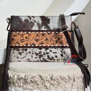 Bolso bandolera con flecos de cuero labrado a mano para mujer al por mayor nuevo 2025 bolsos de hombro de piel de vaca de diseñador de lujo de alta calidad - Product Image 1