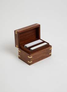 Caja de Madera Maciza Premium para Cartas de Juego |   Calidad Duradera Hecha a Mano |   Suministro al por Mayor - Product Image 2