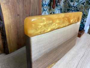 Tabla de Cortar de Madera de Resina de Grano Resistente con Madera de Acacia y Madera de Mango Diseñada para la Confiabilidad en la Cocina - Product Image 6