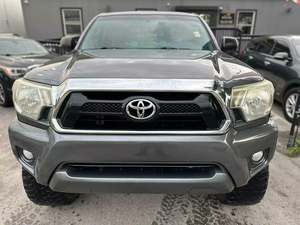 UTILISÉ 2014 pour TACOMA DOUBLE CAB SB 3 cylindres Turbo AWD Cuir foncé R18 Full Option Prêt à être expédié - Product Image 2