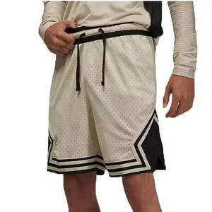 Pantalones cortos de entrenamiento de color gris oscuro para hombre, pantalones cortos de malla de calidad premium para hombre - Product Image 1