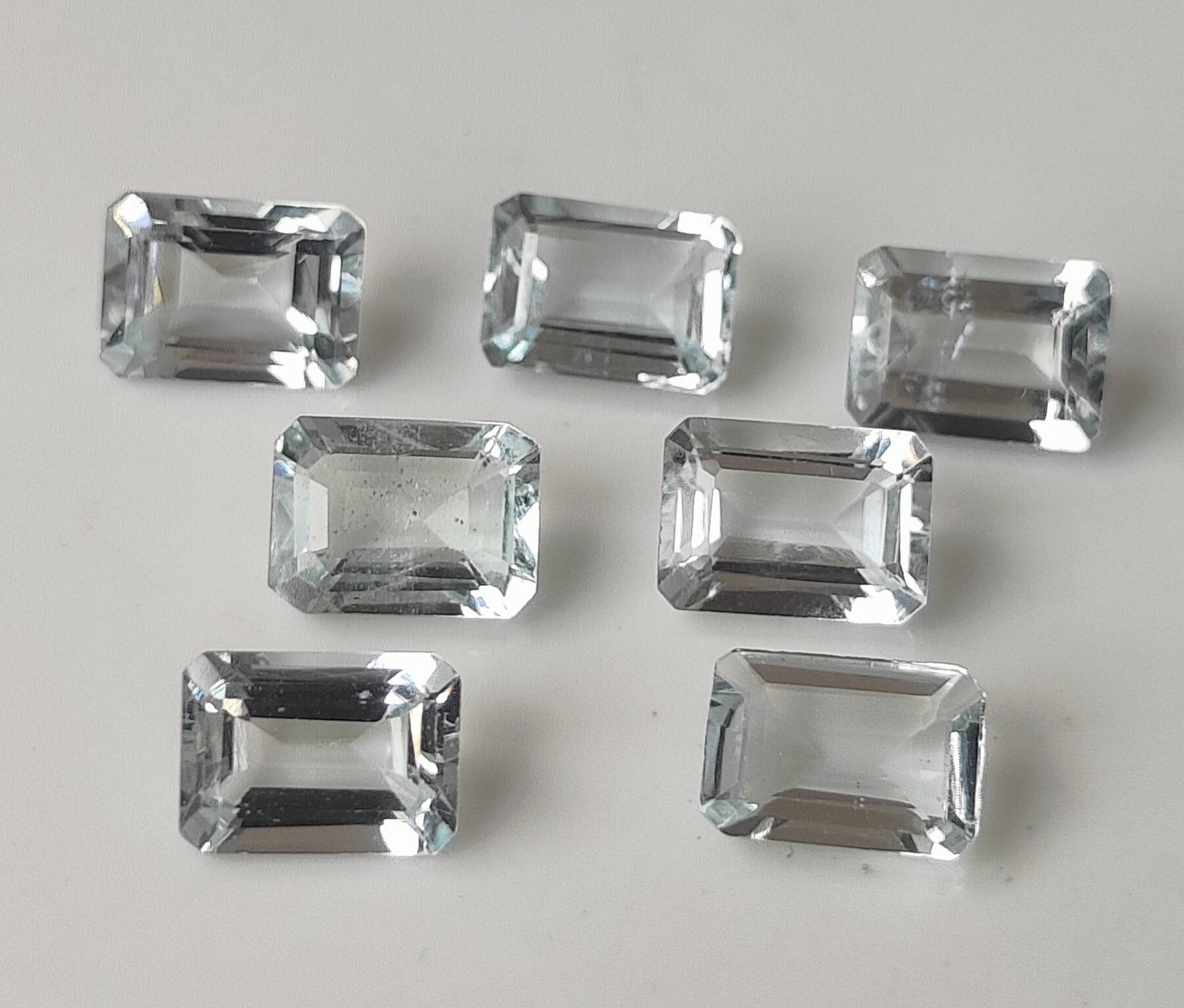 สีเขียวน้ำทะเล