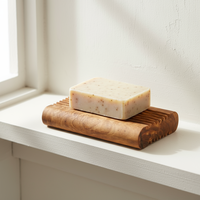 ArtisRaw Porte-savon rectangulaire moderne en bois d'olivier écologique, design méditerranéen, auto-drainant, pour salle de bain, surface personnalisable 1