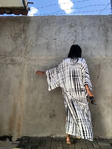 Kaftan hecho a mano Tie-Dye para estilo sin esfuerzo Bohemian Tie Dye Kaftan para elegancia casual - Product Image 4