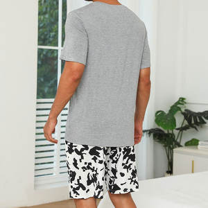 Conjunto corto de algodón personalizado de buena calidad OEM para hombre, conjunto doble para gimnasio, camisetas de algodón para hombre al por mayor con pantalones cortos transpirables a juego - Product Image 4