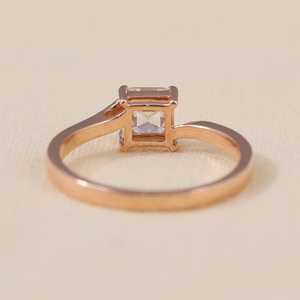 Bague de fiançailles en diamant de laboratoire taille Asscher, style classique religieux, sertie de perles, bijoux en pierres précieuses IGI - Product Image 2