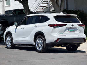 2022 T * oyota Highlander Limited d'occasion - Product Image 2