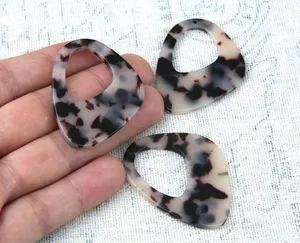 Pendientes de Cuerno de Búfalo de Estilo Náutico Orgánico para Mujer al Mejor Precio, Hechos a Mano, Pulidos, Decoraciones Navideñas, Ecológicos y Naturales - Product Image 5