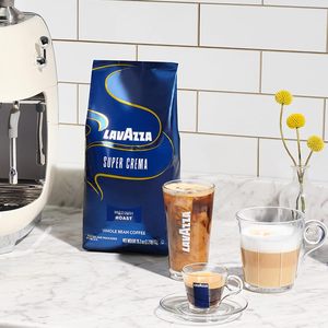Para Lavazza Super Crema Calidad Premium Aromático Espresso Tostado Ligero-Medio 2,2 Libras (Paquete 3) Grano entero Mezcla de Café Grano - Product Image 2