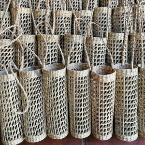 Meilleure vente de porte-bouteille de vin écologique en jacinthe d'eau Vietnam Fabriqué à la main en osier Design de style floral Prix plat en rotin - Product Image 4