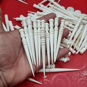 งานฝีมือเหนือกาลเวลา คุณภาพสูง เป็นมิตรกับสิ่งแวดล้อม งานฝีมือจากธรรมชาติ ทำด้วยมือจากกระดูก เข็มทันสมัย เทคนิคการขัดเงา ของตกแต่งสำหรับวันหยุดและงานแต่งงาน - Product Image 1