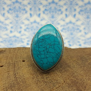 Howlita turquesa piedra preciosa bellamente elaborada Plata de Ley 925 artesanal Marquesa forma anillo de piedras preciosas anillo bohemio - Product Image 5