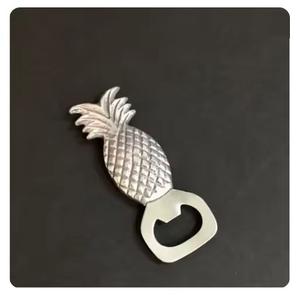 Nuevo Abridor de Botellas Clásico de Metal con Acabado Bronce, Último Diseño Moderno de Alta Calidad, Abridores de Botellas al por Mayor para Bares - Product Image 4