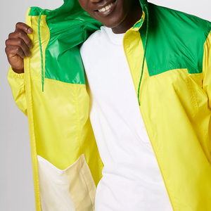 Chaqueta Cortavientos Impermeable para Hombre de Alta Calidad con Cuello Alto, Logotipo Frontal Personalizado y Capucha - Product Image 5