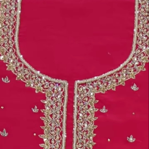 Costumes indiens de créateur modernes non cousus brodés à la main pour femmes pour les fêtes de style traditionnel - Product Image 1