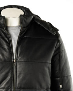 Veste matelassée en cuir noir décontractée pour homme avec capuche amovible, doublure rembourrée isolante et poches intérieures - Product Image 3