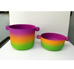 Jarrón de flores de Metal hecho a mano nórdico, líneas elegantes multicolor, acabado impecable, respetuoso con el medio ambiente, resistente al óxido, exquisito de alta calidad - Product Image 1