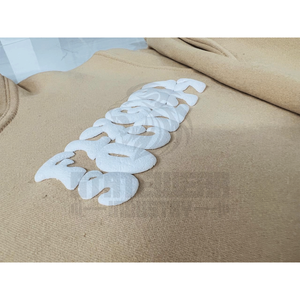 ชุดเซ็ตเสื้อฮู้ดดี้ผ้าฟลีซเนื้อหนักพิมพ์ลายพัฟฟ์โลโก้ตามสั่งจากผู้ผลิต พร้อมกางเกงทรงบานพิมพ์ลายพัฟฟ์ - Product Image 3