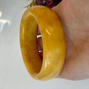 Bracelet jonc en ambre de la Baltique couleur beurre de cacahuète, pièce unique d'ambre ; Bracelet jonc en ambre jaune, forme circulaire, lisse, poli, naturel - Product Image 6