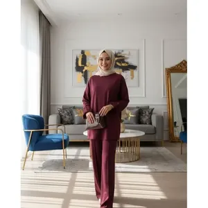 Conjunto de Dos Piezas Casual para Mujer Oysho, Manga Larga, Color Borgoña/Blanco, Pantalones Cortos de Satén con Detalle de Botones, Cintura Elástica, para Todas las Temporadas, MOQ 2 Piezas - Product Image 1
