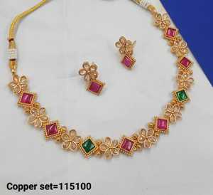 Bijoux en cuivre traditionnels et à la mode indiens, ensemble de bijoux de mariage pour femmes, ensemble de boucles d'oreilles et de collier - Product Image 3