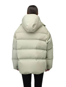 Ventes en gros de vestes matelassées tendance pour femmes, en vin rouge, personnalisées, et vestes d'hiver matelassées en duvet pour femmes - Product Image 2