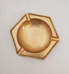 ที่เขี่ยบุหรี่โลหะพร้อมที่ใส่บุหรี่สีเงินที่เขี่ยบุหรี่จาก Chaman อินเดีย - Product Image 4