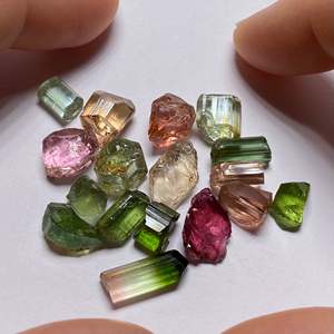 Mélange de pierres naturelles : Tourmaline Paraiba, Améthyste verte multicolore, Pierre de lune, Turquoise, Opale, Corail, Agate, en formes Marquise, Coussin, Cœur, Poire - Product Image 2