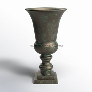 Vase en métal en laiton antique de haute qualité avec large bord classique et corps incurvé parfait pour la décoration intérieure traditionnelle et le style vintage - Product Image 4