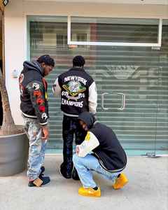 Chaqueta universitaria con letras de béisbol personalizada de alta calidad de fabricante OEM para hombre, bordado de chenilla, Mangas de cuero de calle alta - Product Image 1