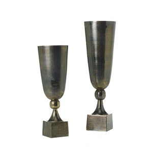 High Quality Classic Design Aluminium Crafted Eco-Friendly Flower <b>Vase</b> for Home Tabletop Decoration with Antique <b>Black</b> Finish - Product Image 1