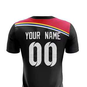 Uniforme de football adulte léger pour hommes Tissu en maille de polyester respirant à séchage rapide Conception personnalisable pour une transpiration améliorée du flux d'air - Product Image 6