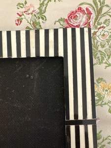 Cadre photo en résine incrustée d'os fabriqué à la main avec nacre pour décoration murale - Product Image 3