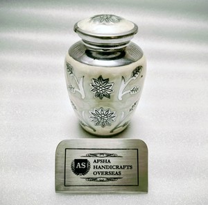 Urna Funeraria de Metal Azul Estilo Europeo, Latón/Aluminio Grabado, Pulido Metálico con Relleno Rojo para Guardar Cenizas de Mascotas - Product Image 3