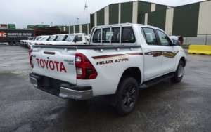 LOS MÁS VENDIDOS, RÁPIDAMENTE AGOTADOS: Coches Usados <span class=keywords><strong>Toyota</strong></span> <span class=keywords><strong>Hilux</strong></span> Revo Turbo Pickup Doble Cabina 2.7L Gasolina Automático, Listos para Enviar a Todo el Mundo - Product Image 5