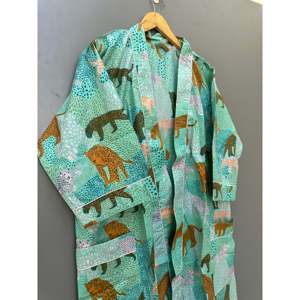 Robe kimono en coton faite à la main, style bohème, peignoir indien avec imprimé floral, silhouette ample - Product Image 4