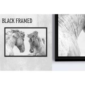 Impresión en lienzo de animales modernos: elegante diseño de arte de pared con caballos, lienzo con marco negro, 1 pieza - Product Image 1