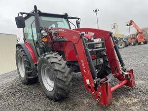 Tractor Agrícola Massey Ferguson 4710 4x4 Diésel de la Mejor Relación Calidad-Precio, con Cargador Frontal, Pocas Horas de Uso, Alta Resistencia - Product Image 1
