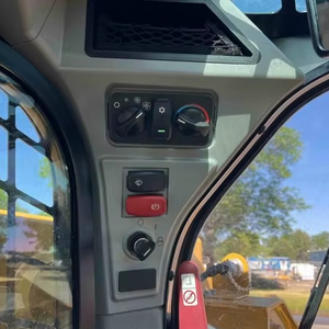 Chargeuse sur pneus compacte Caterpillar 272D3, diesel, hydraulique à haut débit |   Matériel de construction - Product Image 3