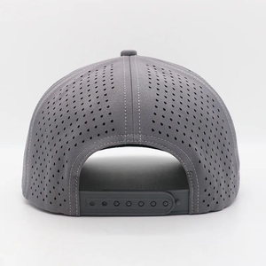 Casquette de baseball golf 5 panneaux personnalisée en gros PVC caoutchouc Patch Logo découpé au laser trous étanche en plastique fermeture arrière Performance - Product Image 5