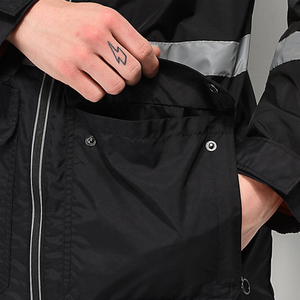 เสื้อแจ็คเก็ตกันลมแบบมีฮู้ด ผ้าไนลอนสีดำ ทรงลำลอง สไตล์ฤดูหนาว บุผ้าฝ้าย  โลโก้ด้านหน้า  แบบสั่งทำพิเศษ มองเห็นได้ชัดเจน  สำหรับทั้งชายและหญิง - Product Image 5