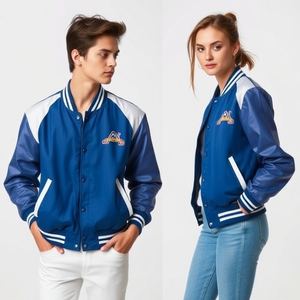 Veste de baseball de style vintage : corps en laine, manches en cuir, qualité supérieure, patchs de logo personnalisés, matelassage épais et chaud - Product Image 2