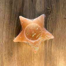 Portavelas de estrella de sal rosa del Himalaya hecho a mano con diseño artístico tallado para decoración romántica del hogar y bienestar natural - Product Image 2