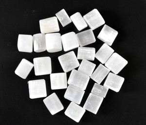 ขายร้อนสีขาวคริสตัลหินรักษาสีขาว Selenite หินร่วงลงในราคาที่ต่ำ - Product Image 1