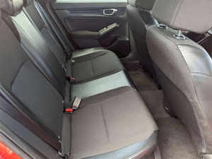 Véhicule d'occasion 2024 Civic Sport, faible kilométrage, transmission automatique, sièges en cuir, toit ouvrant panoramique, transmission intégrale, en vente - Product Image 4