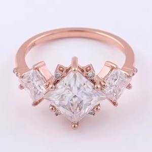 Venta al por mayor de lujo de plata esterlina 925 moissanita anillo de diamante anillo de compromiso de boda para regalo de joyería - Product Image 2