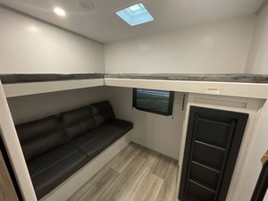 Remolque de Campamento Dutchmen Astoria 298BH 2026, Seminuevo, en Excelentes Condiciones, para Venta, Ideal para Campamentos y Viajes - Product Image 6